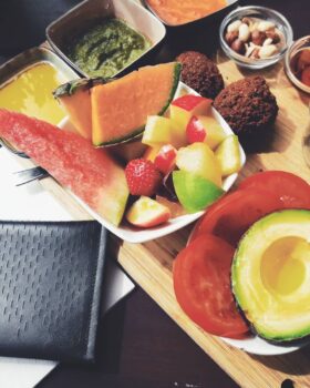 BRUNCH TIME
This is how every morning should start!
Sooo lecker gefrühstückt bei @mangold_restaurant.bar.lounge! So sollte jeder Tag beginnen!
----
More pics: #condaslice
More wallets: #condawallet
----
SHOP: www.sharokina.com/shop
DISCOVER MORE: @sharokina
•
•
•
#SHAROKINA #FashionFollowsEmotion #h...