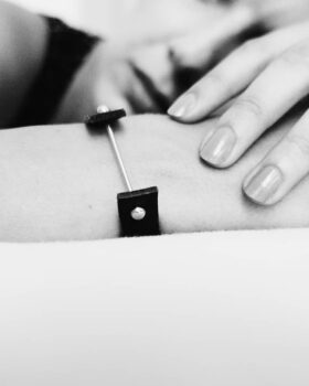 COOL DOWN
Enjoying the cool down today and thinking about new colors for the Intra bracelet. Any favorite colors?
——
So eine kleine Verschnaufpause zwischen den derzeitigen Extremtemperaturen tut doch ganz gut. Heute hab ich mir Gedanken zu neuen Farben für das Intra Armband gemacht. Was wären denn ...