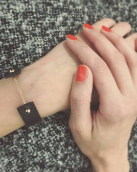 INTRA PURE
Eines unserer beliebtesten Produkte: Das Armband Intra Pure aus rein pflanzlich gegerbtem, belgischem Rindsleder, erhältlich in 3 Größen und mit 3 Verschlussfarben (Silber/Gold/Roségold)!
——
More pics: #intrapureblackgold
More bracelets: #intrabracelet
——
SHOP online: www.sharokina.com 
S...