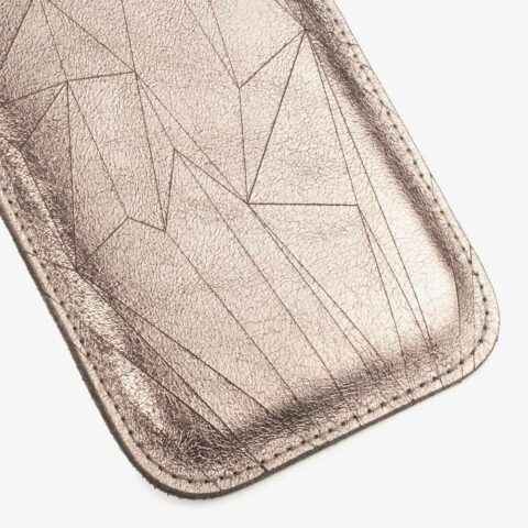 Leather smartphone case in bronze with geometric pattern laser engraving. SHAROKINA Cava Polygon